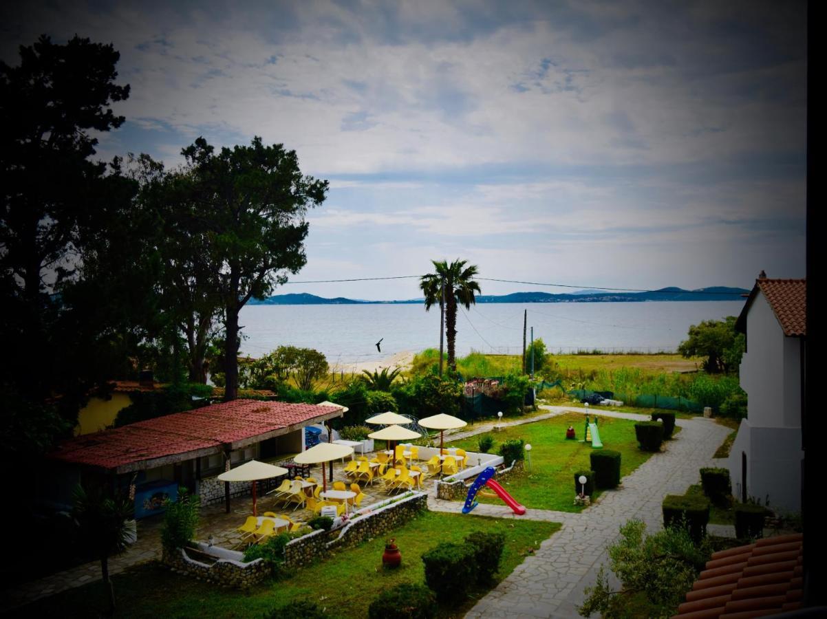 Hotel Kari Ouranoupoli Exterior photo