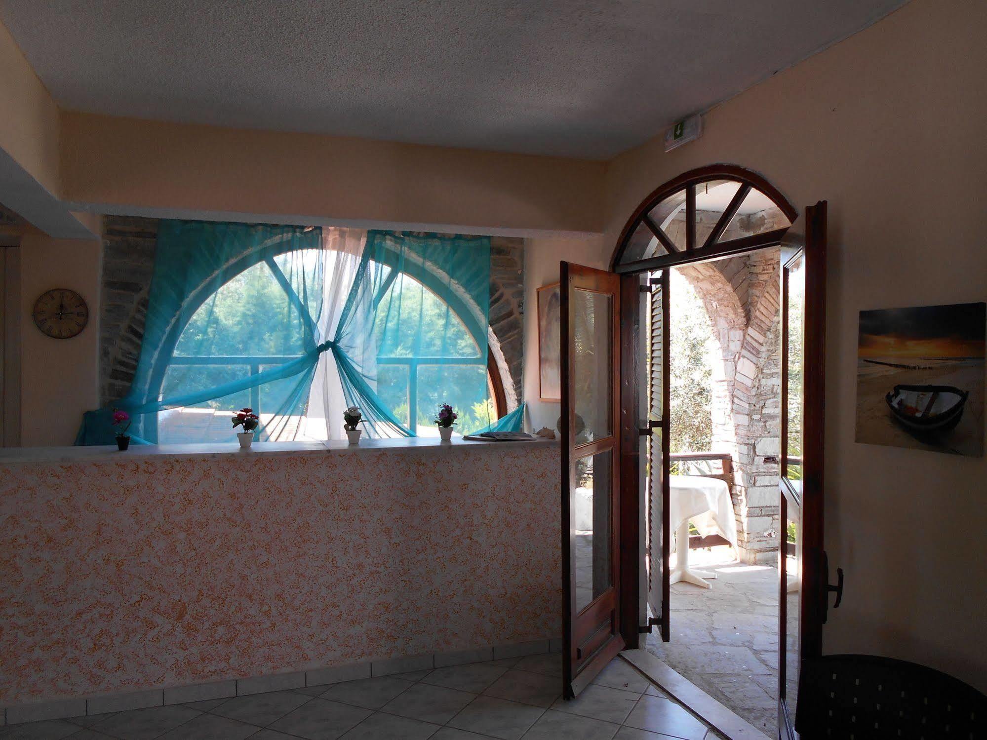 Hotel Kari Ouranoupoli Exterior photo