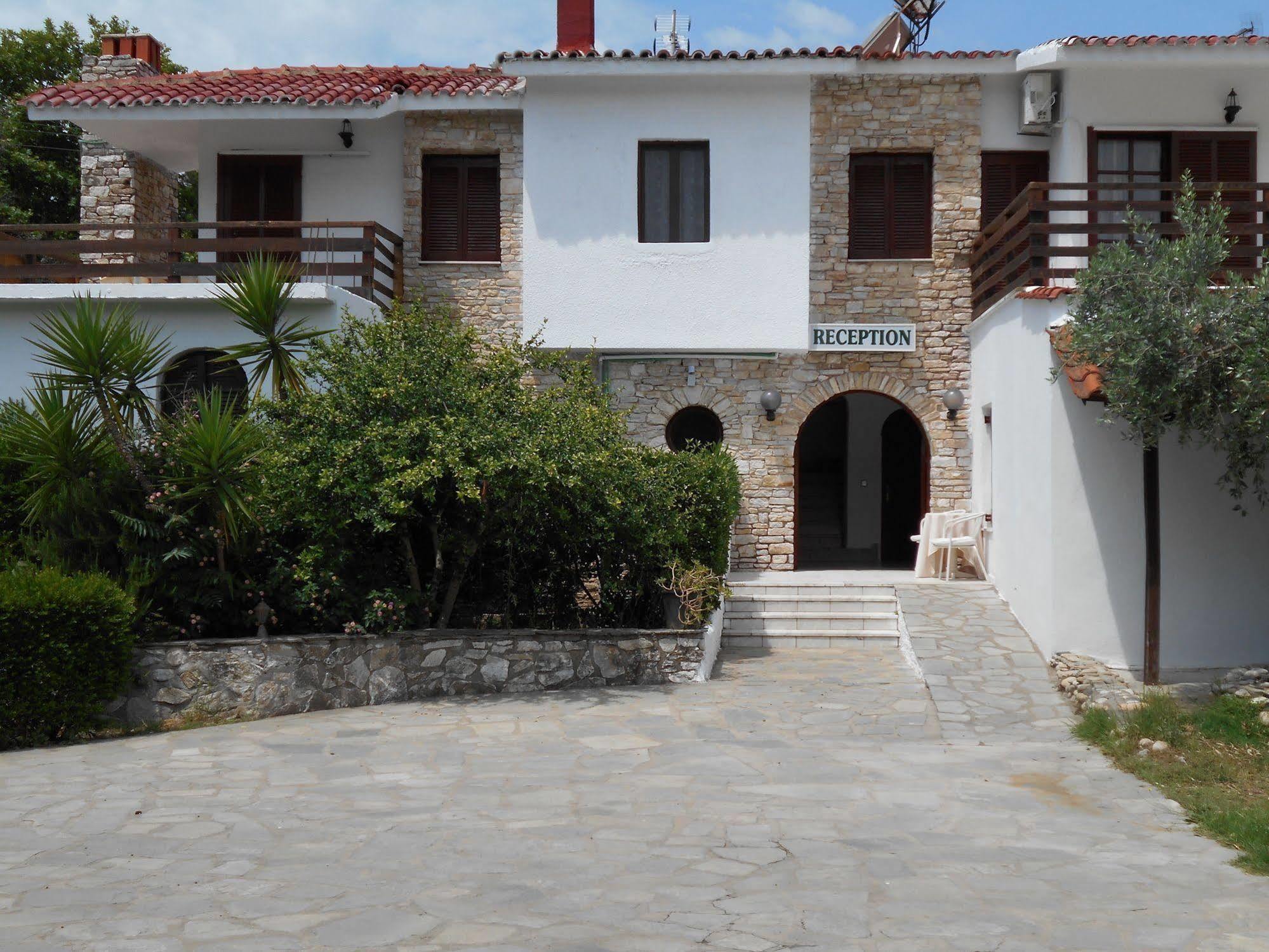 Hotel Kari Ouranoupoli Exterior photo