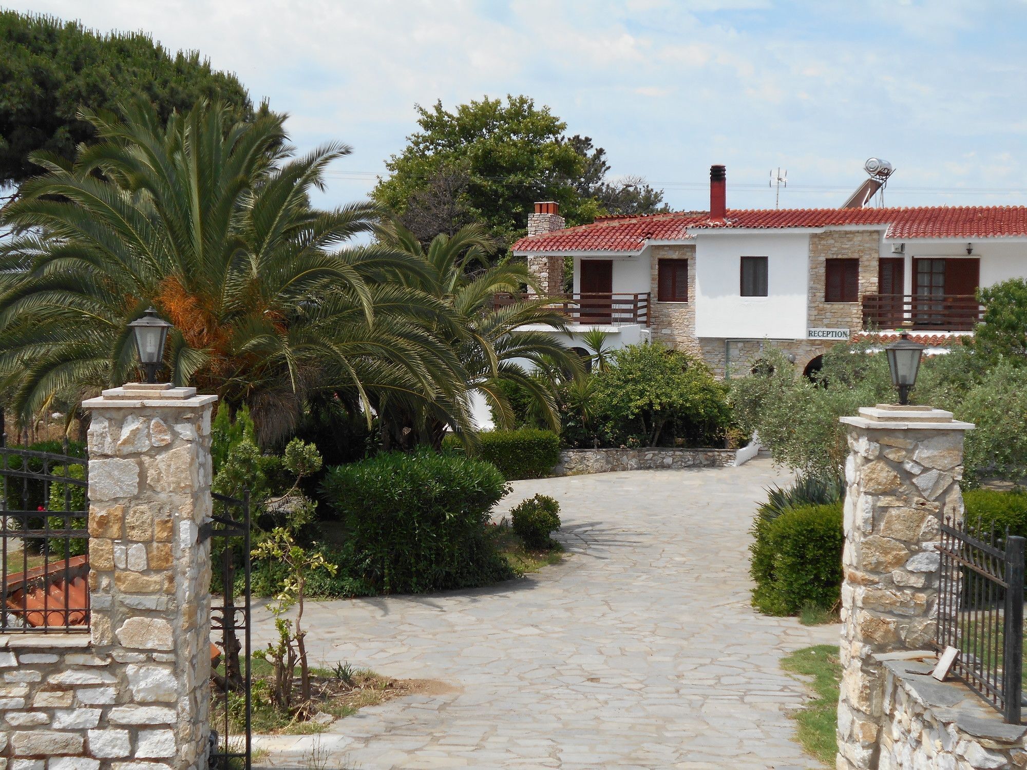 Hotel Kari Ouranoupoli Exterior photo